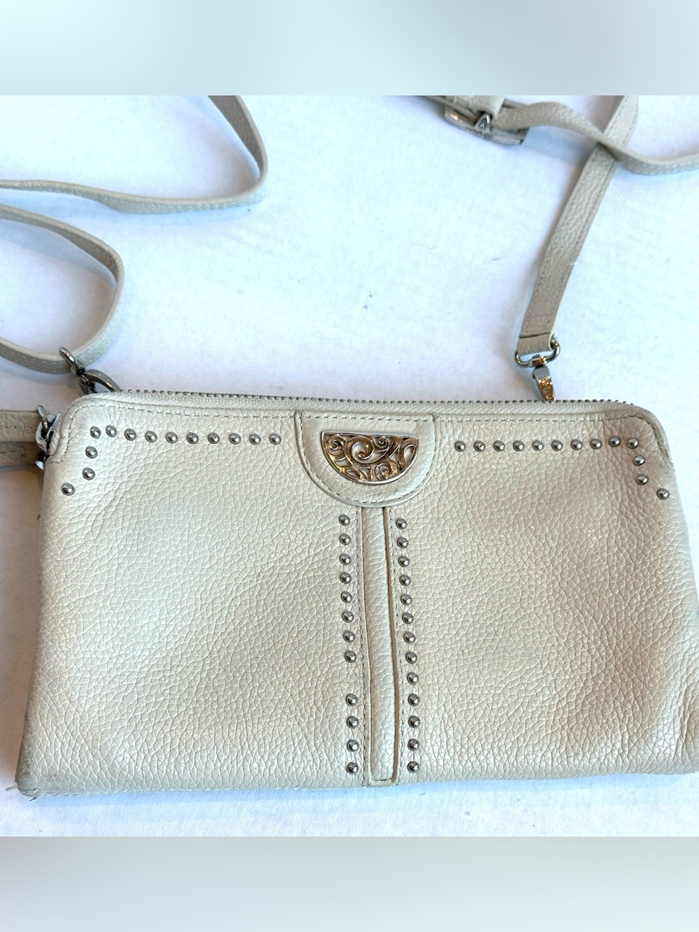 Brighton Cream Leather Crossbody Wristlet Stud Details Multiple Compartments